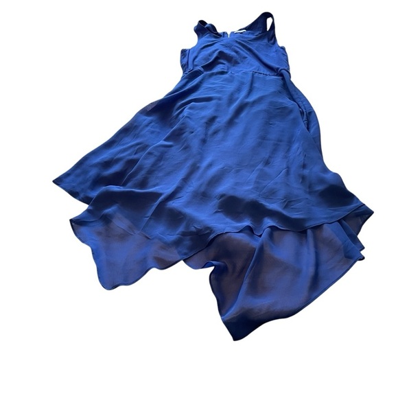 Vince Camuto Sleeveless Scoop Neck Blue Asymetrical MIDI Dress- Size Medium - Picture 7 of 11